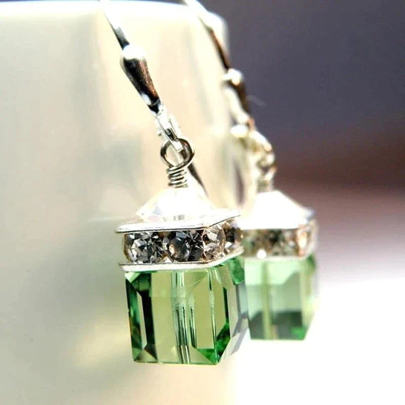 Peridootkristal Oorbellen | Prachtige groenkleurige oorhangers!